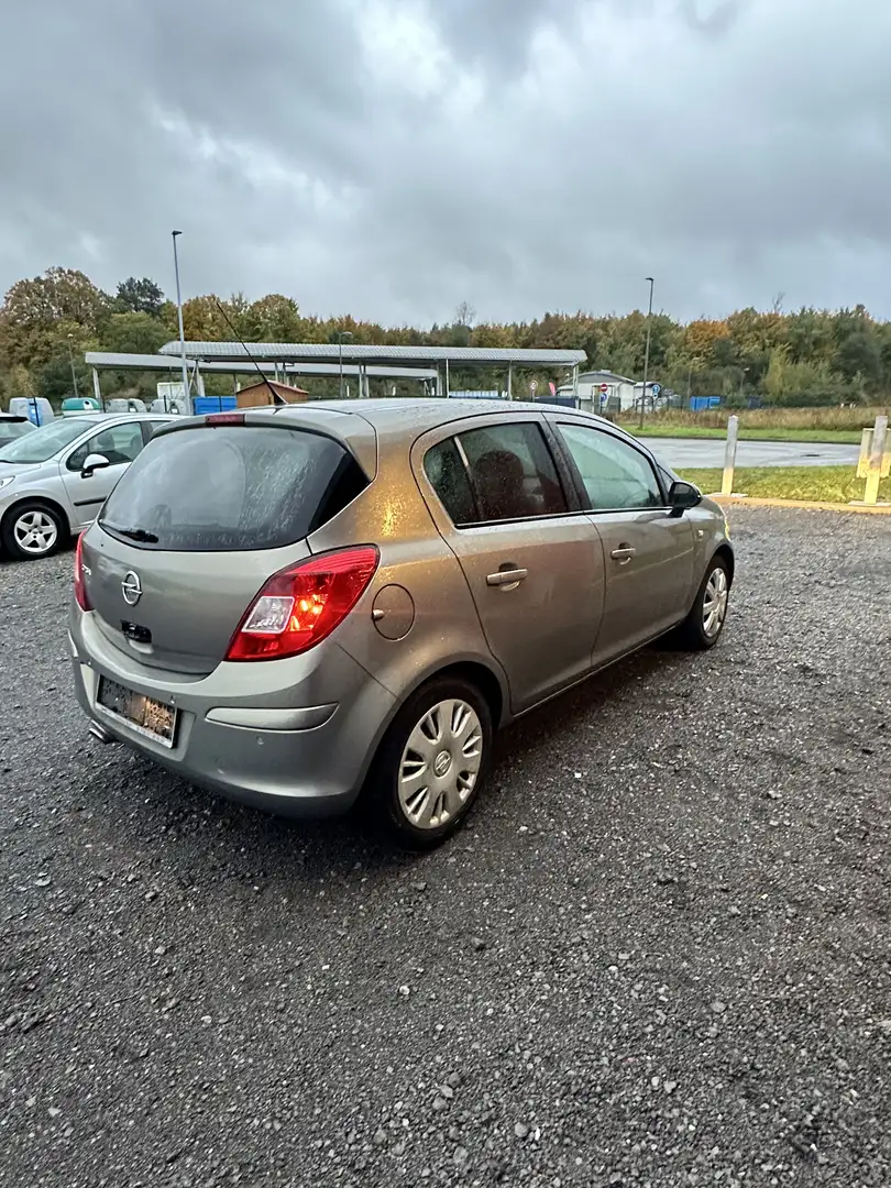 Opel Corsa 1.2i 16V Comfort Easytronic - 1