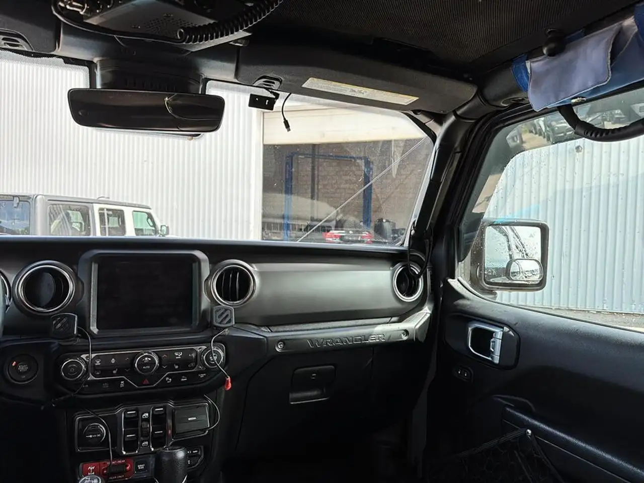 Jeep Wrangler снимка Jeep Wrangler