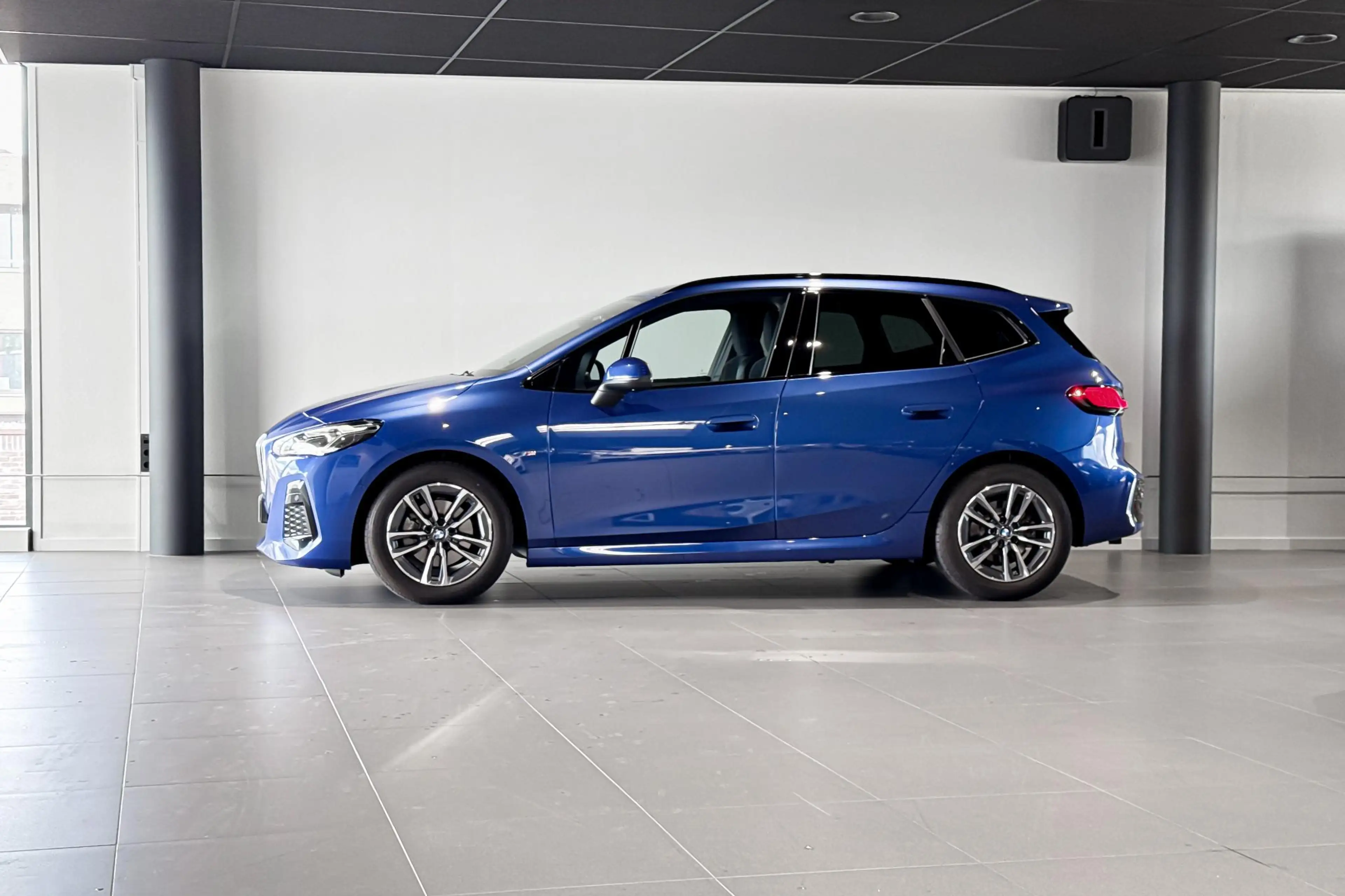 BMW 220 2 Serie Active Tourer 220i | M Sport | Glazen Pano — photo 2