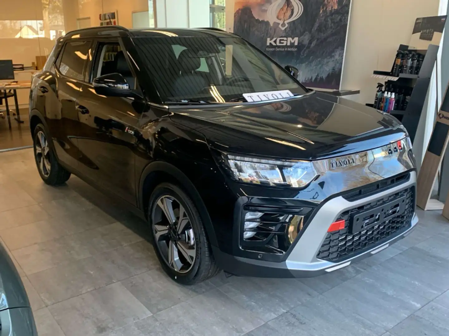 KGM Tivoli Platinum **NIEUW - TOPPRIJS - 5J GARANTIE** Schwarz - 1