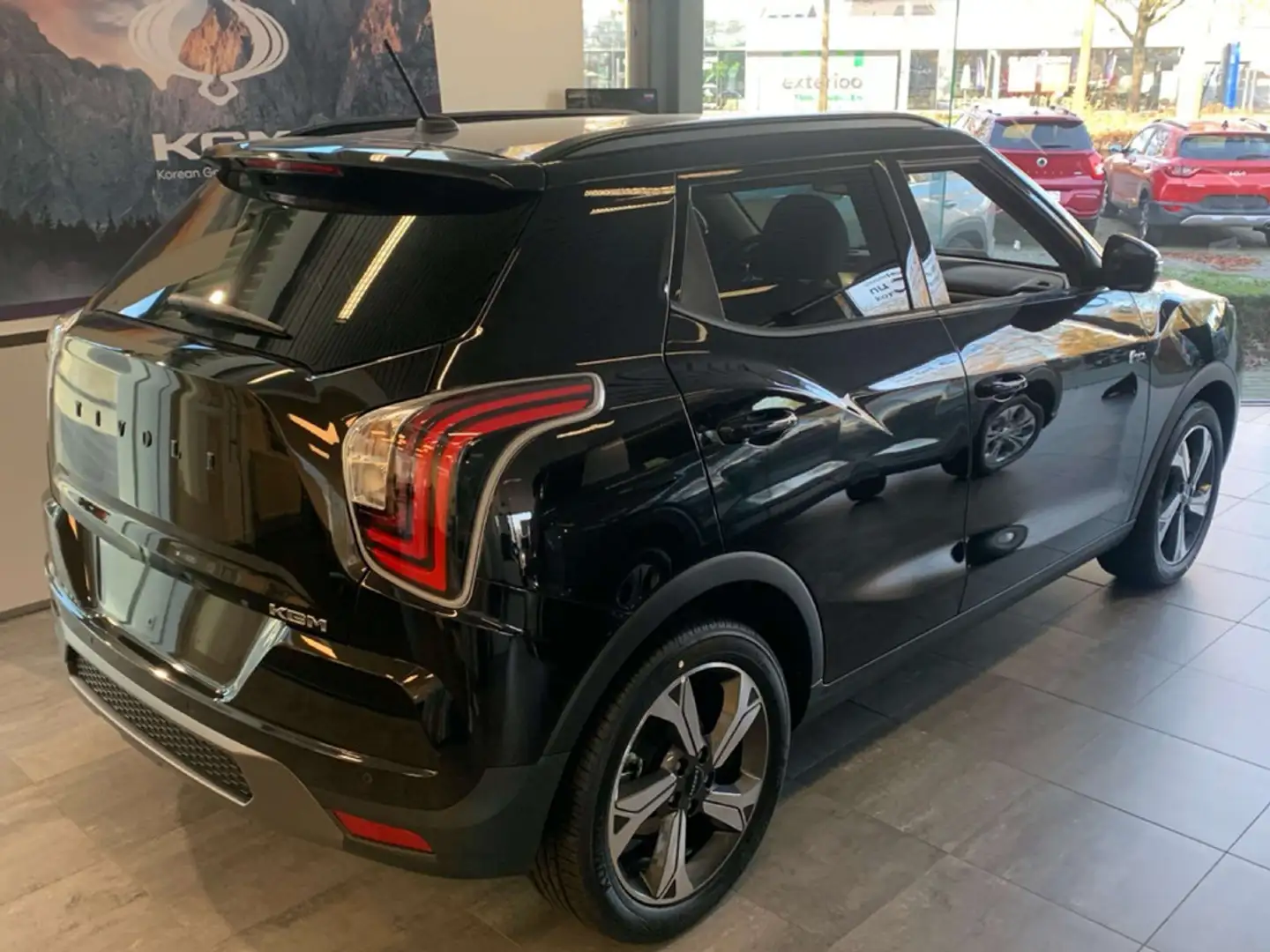 KGM Tivoli Platinum **NIEUW - TOPPRIJS - 5J GARANTIE** Schwarz - 2