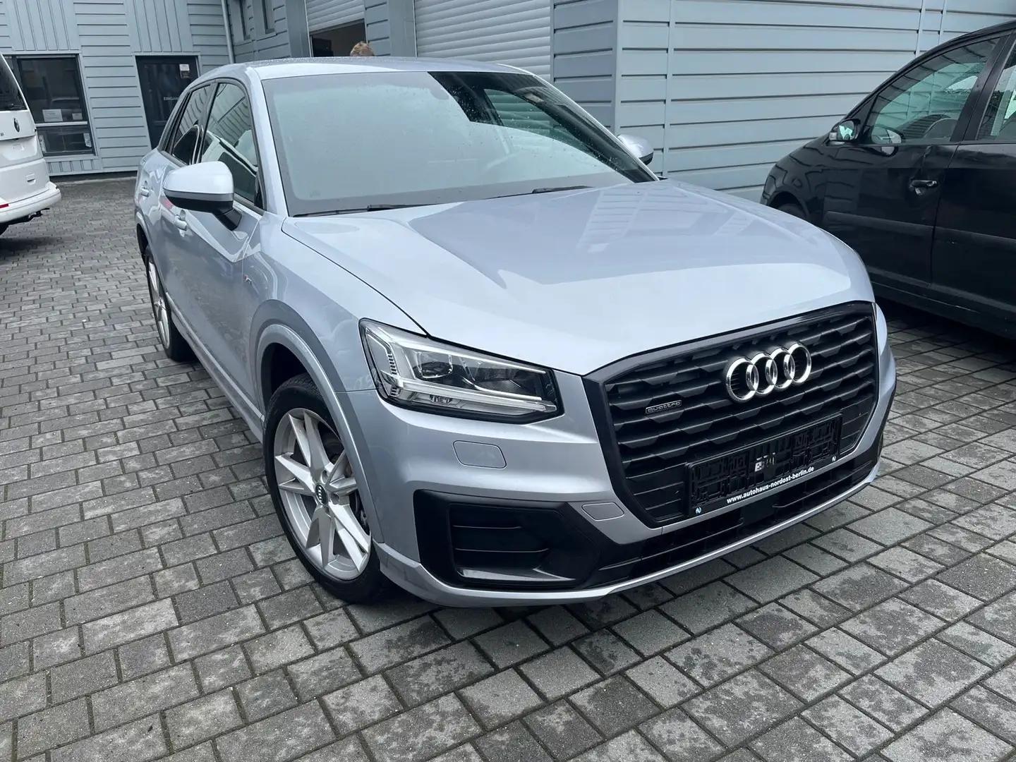 Audi Q2 40 TFSI quattro sport Argent - 1