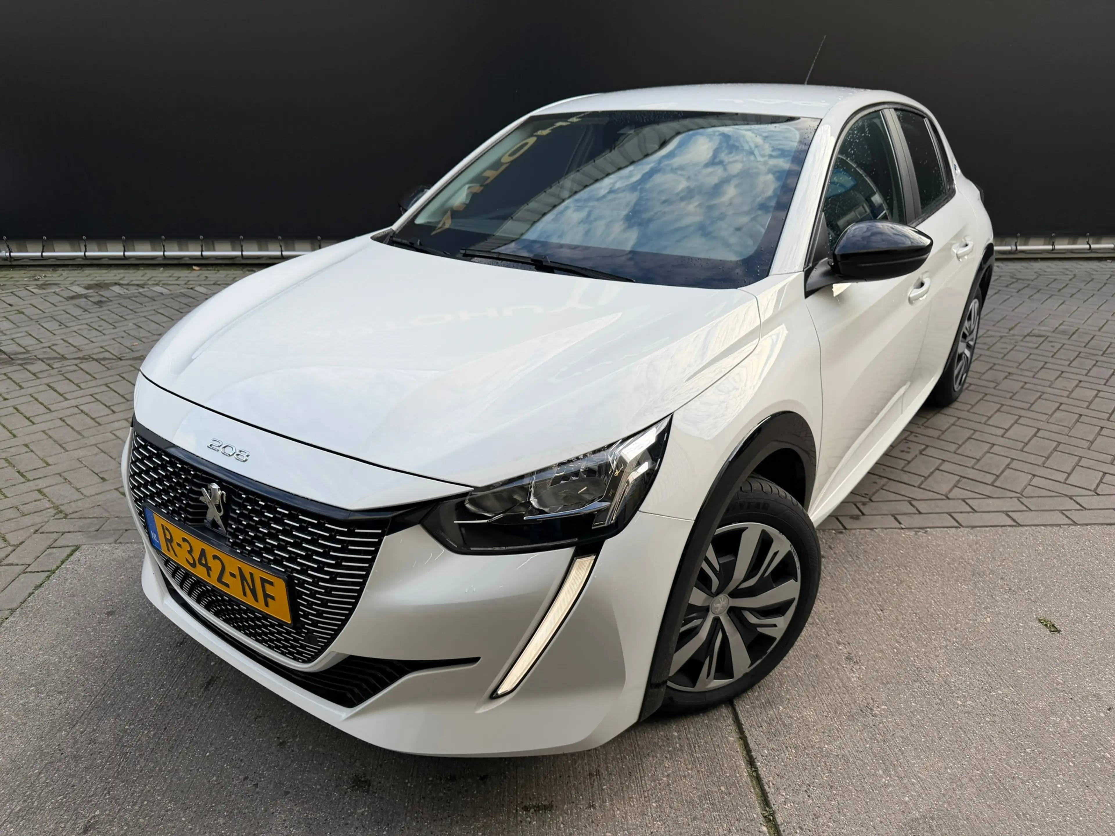 Peugeot e-208 EV Active 50 kWh SOH 91% in nieuwstaat — photo 4