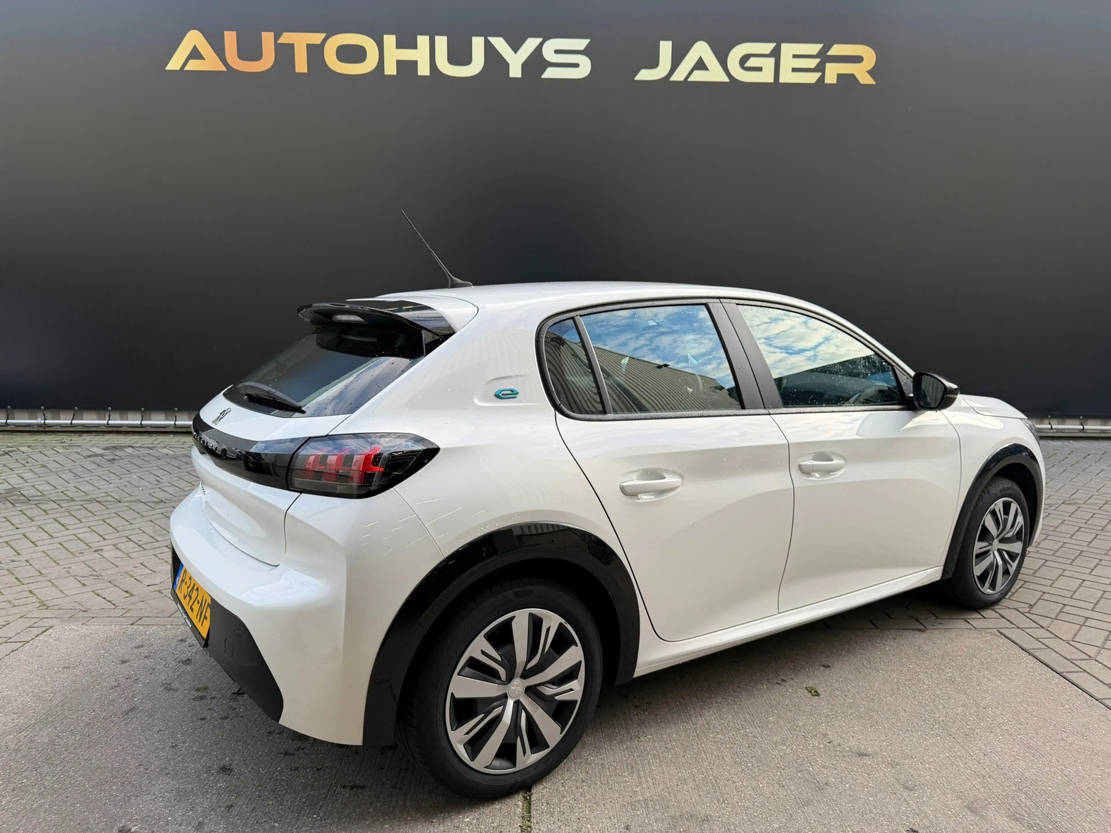 Peugeot e-208 EV Active 50 kWh SOH 91% in nieuwstaat — photo 10
