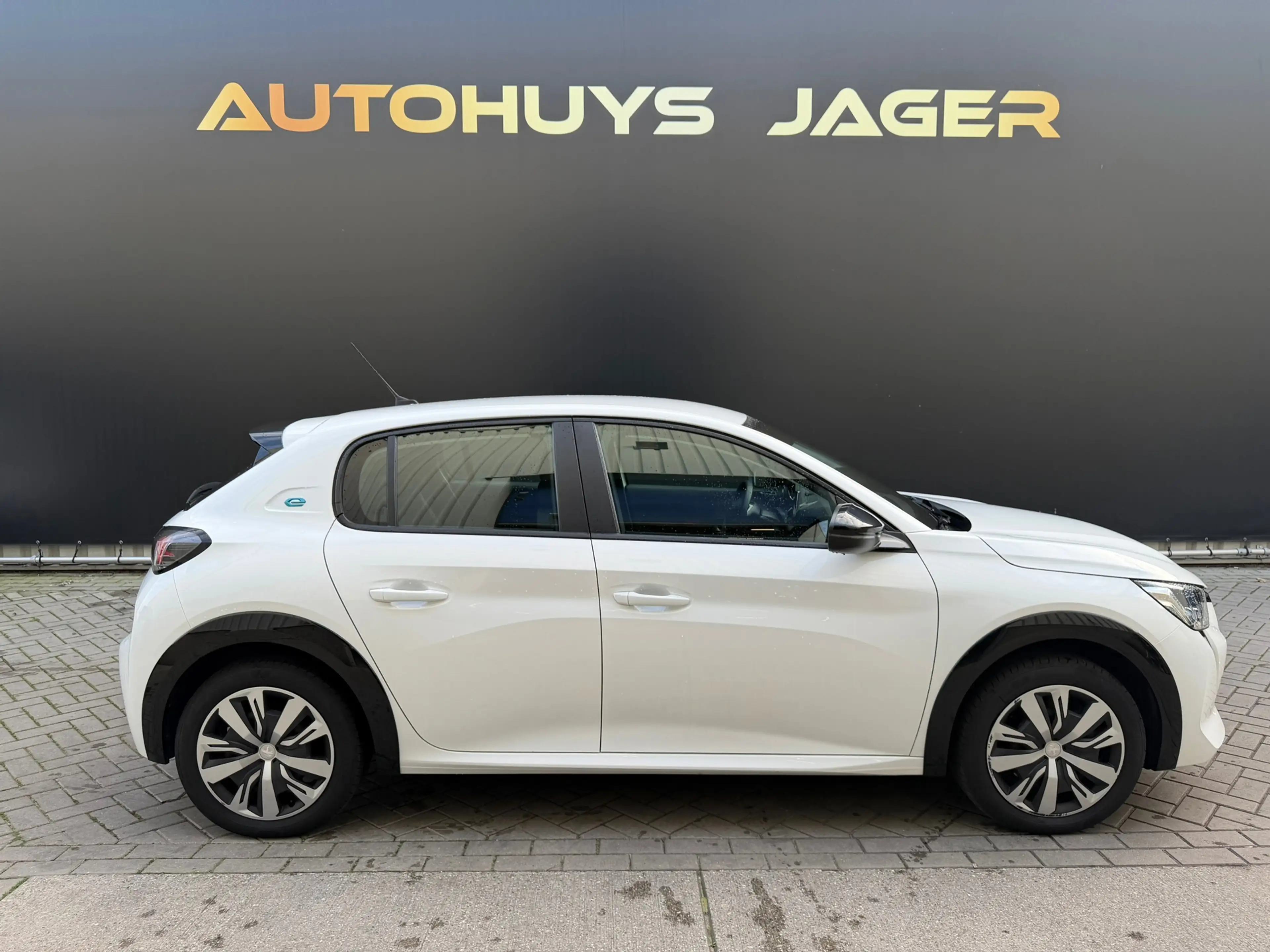 Peugeot e-208 EV Active 50 kWh SOH 91% in nieuwstaat — photo 11