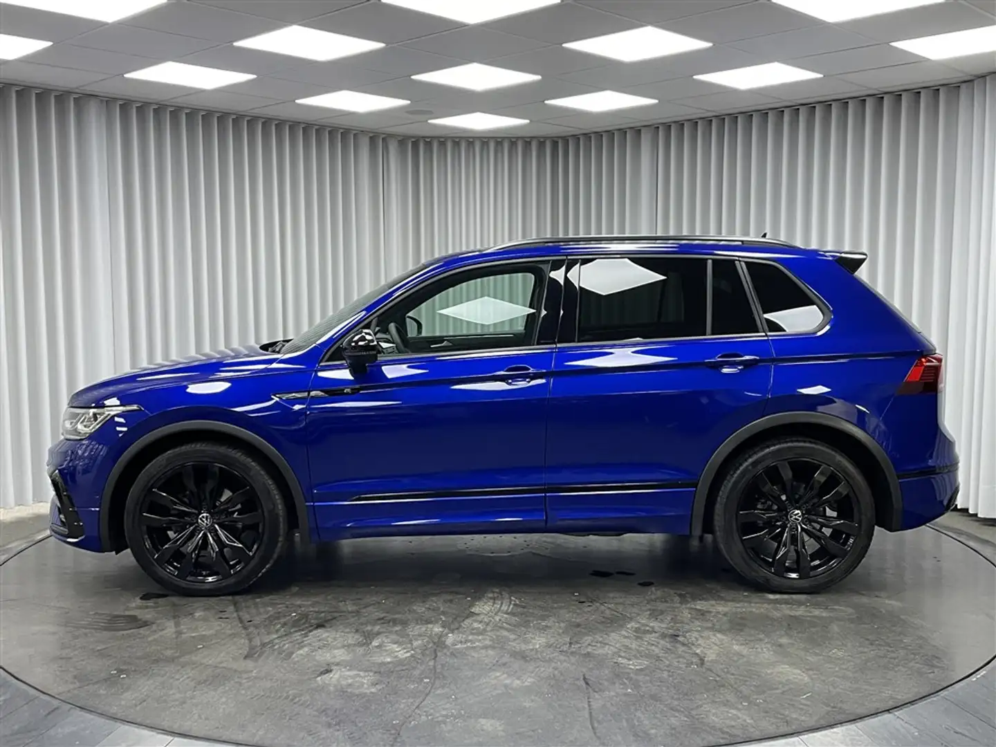 Volkswagen Tiguan 2.0 TDi / R-Line / Aut. / LED / Pano dak / ACC ... Azul - 2