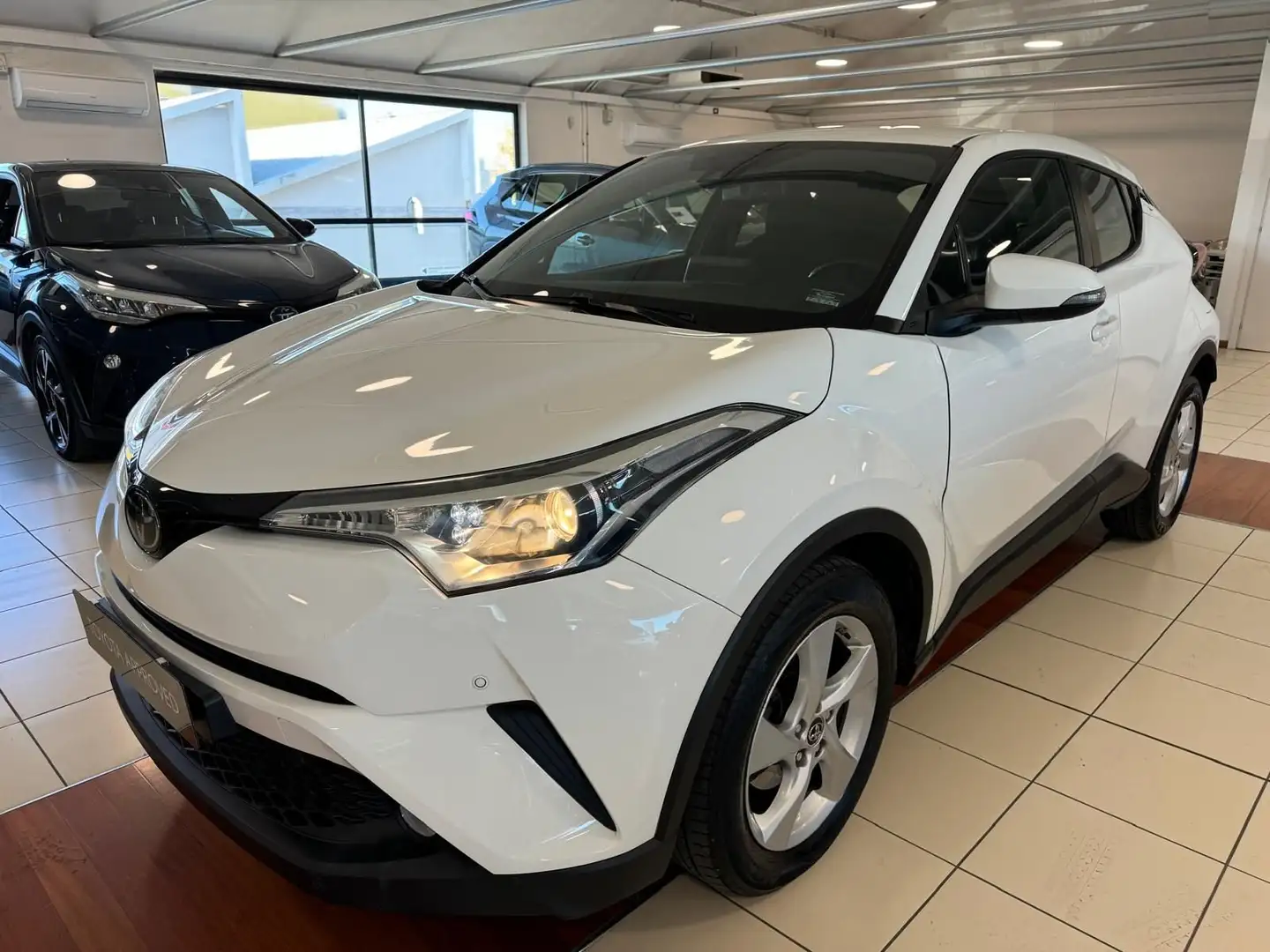 Toyota C-HR C-HR 1.2 Turbo Active - 1