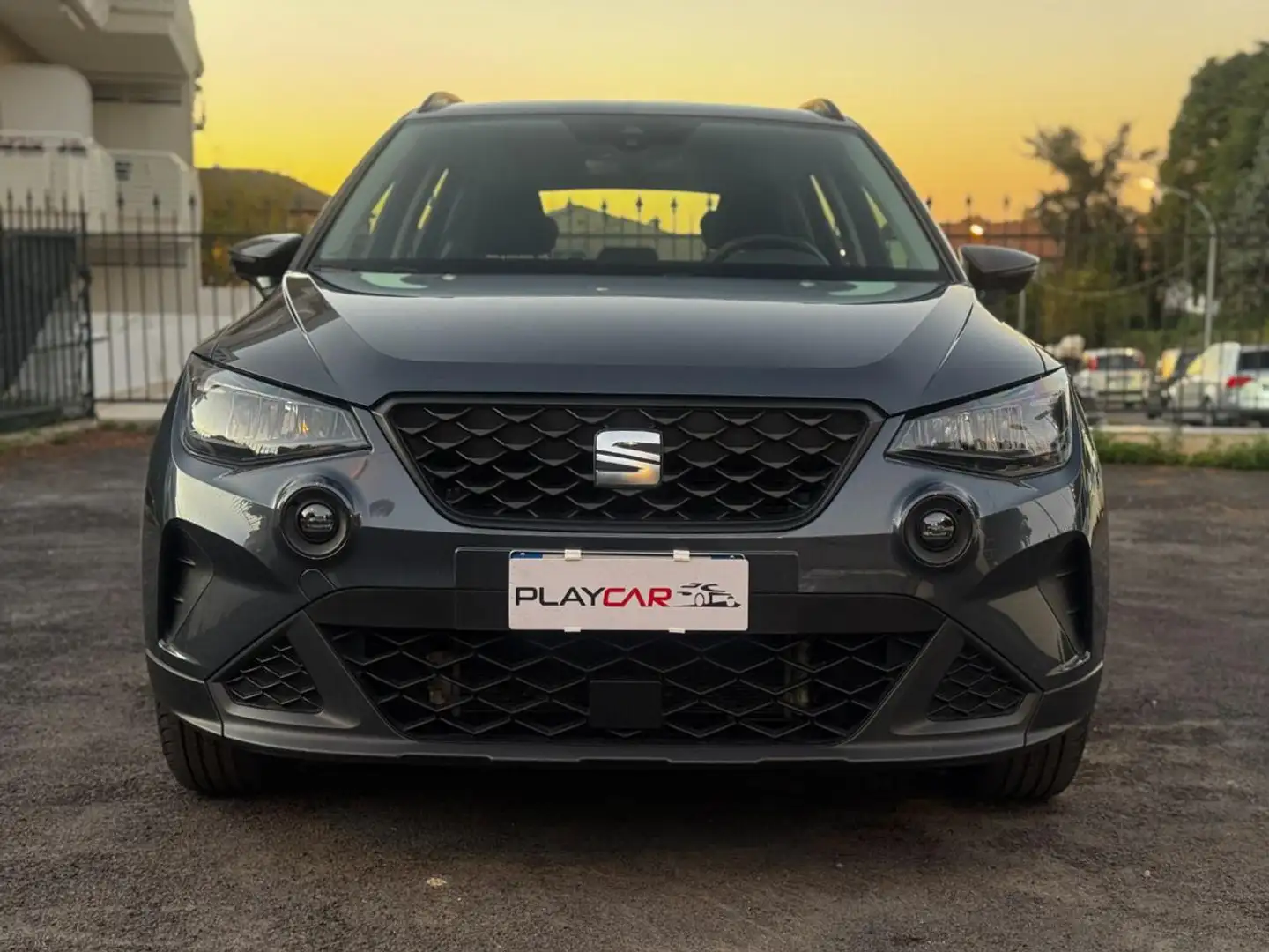 SEAT Arona 1.0 ECO TSI STYLE NAVI+CARPLAY+LED+SENS.PARK+C.L.! Grigio - 2