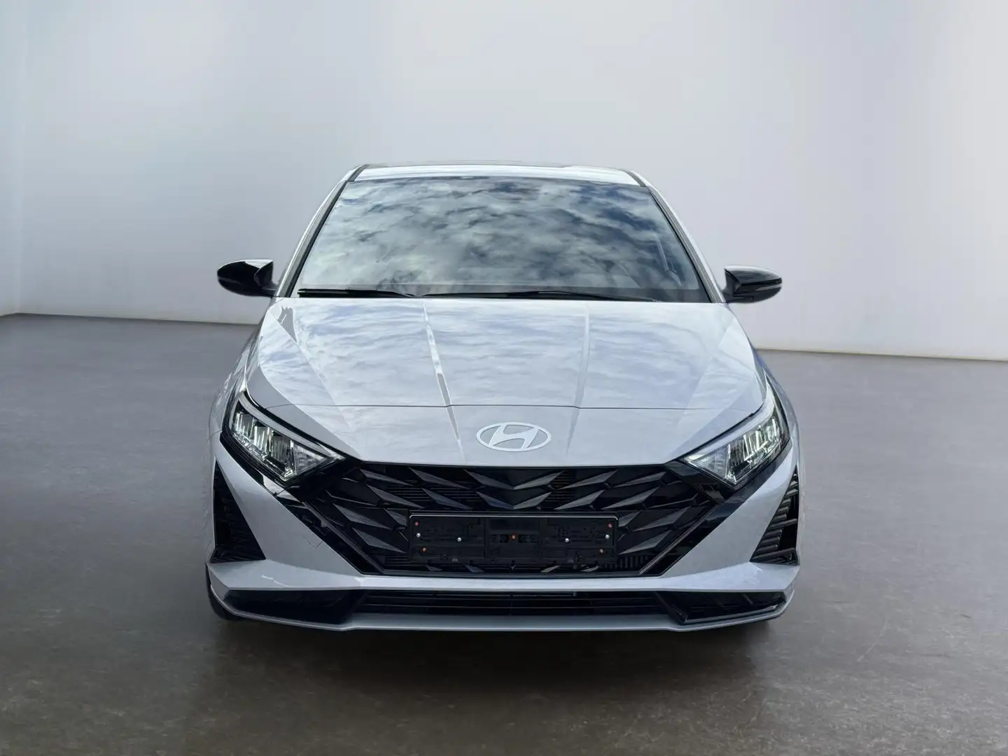 Hyundai i20 Black Edition 1,0 T GDI DCT-7 Navigation 16 Zol... Grau - 2