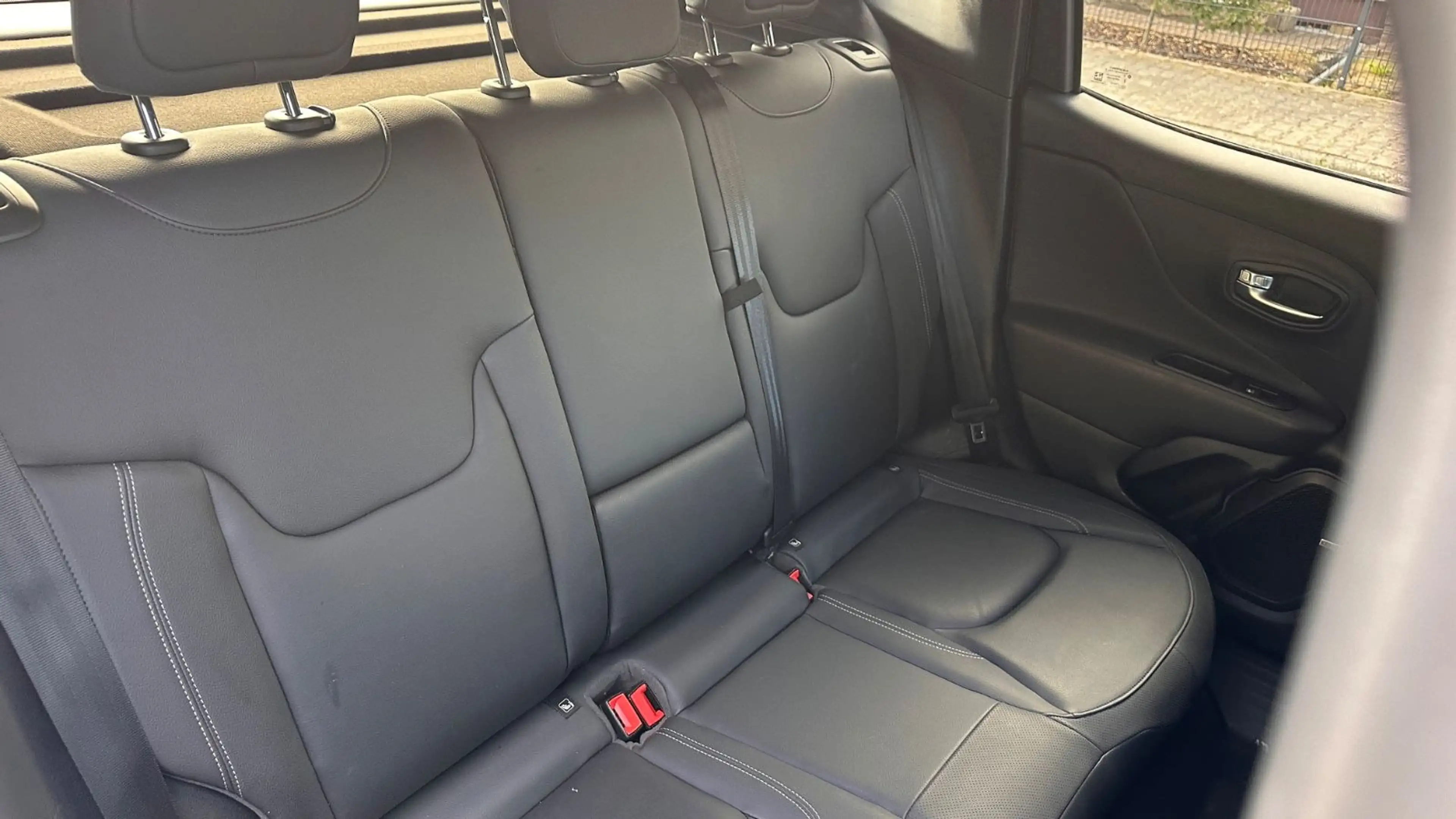 Jeep Renegade S Plug-In-Hybrid 4xe, 1. Hand, ACC, Aut — photo 15