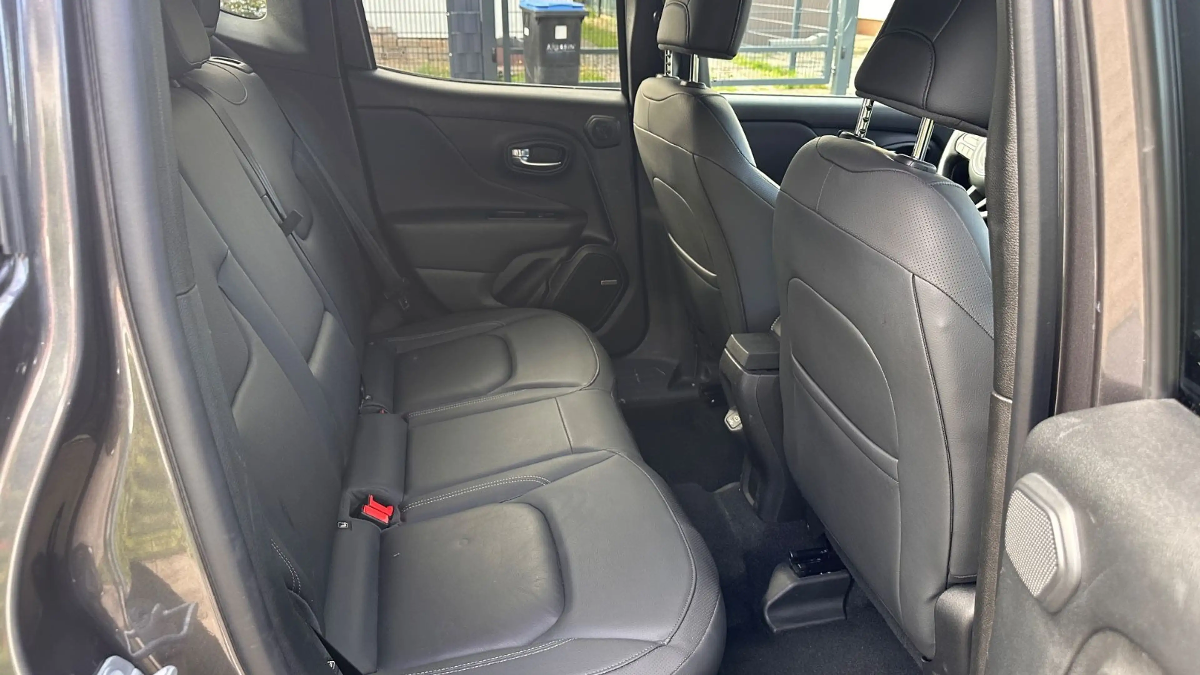 Jeep Renegade S Plug-In-Hybrid 4xe, 1. Hand, ACC, Aut — photo 14