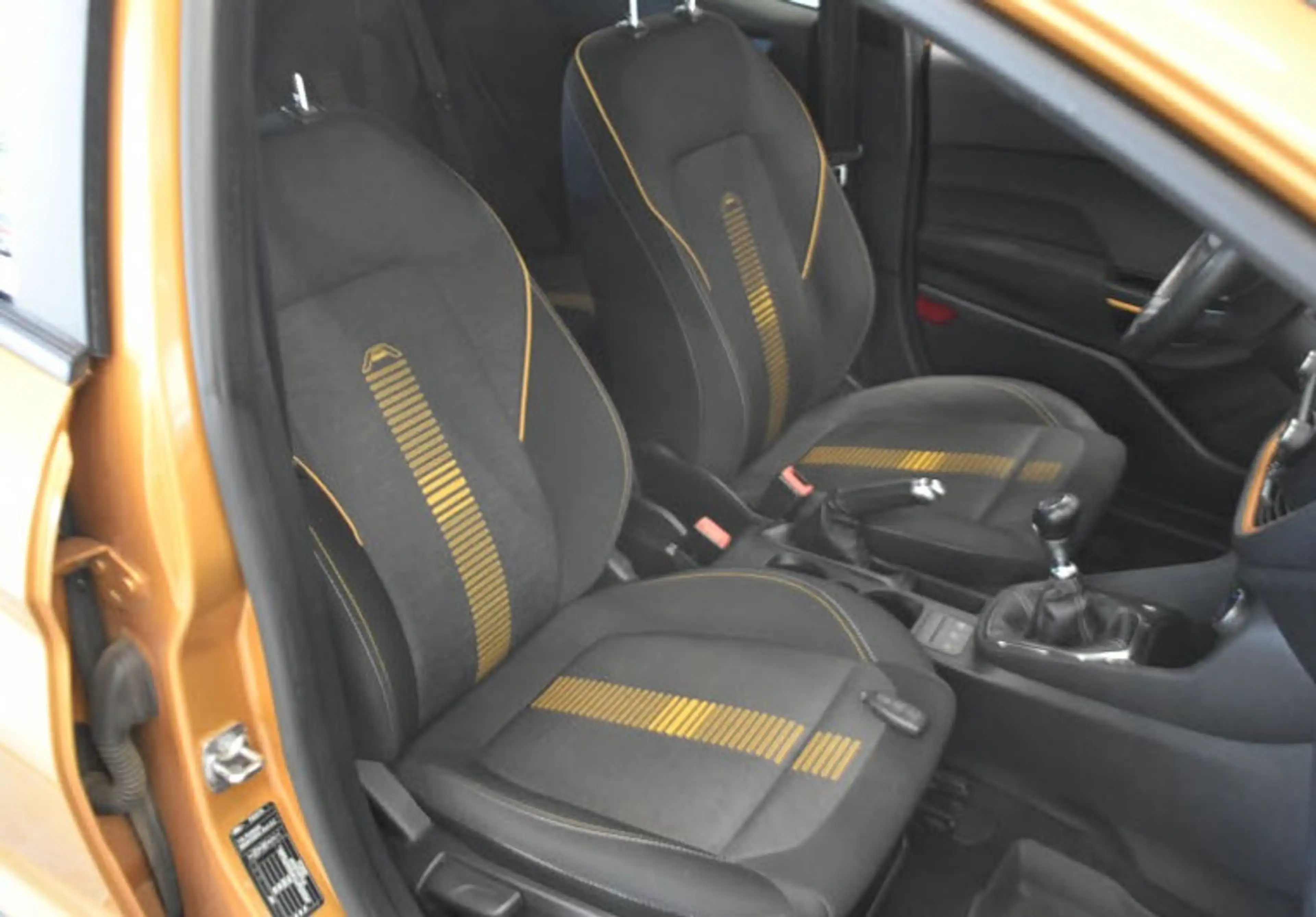Ford Fiesta Active Colourline SHZ PDC — photo 3