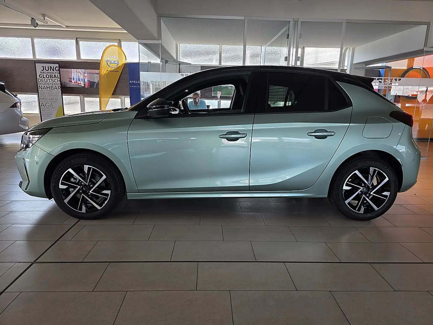 Opel Corsa 1,2 Direct Injection Turbo Euro 6.4 YES Grün - 2