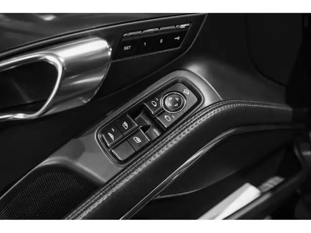 Porsche 991 view 19