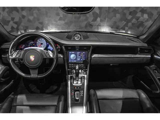 Porsche 991 view 24