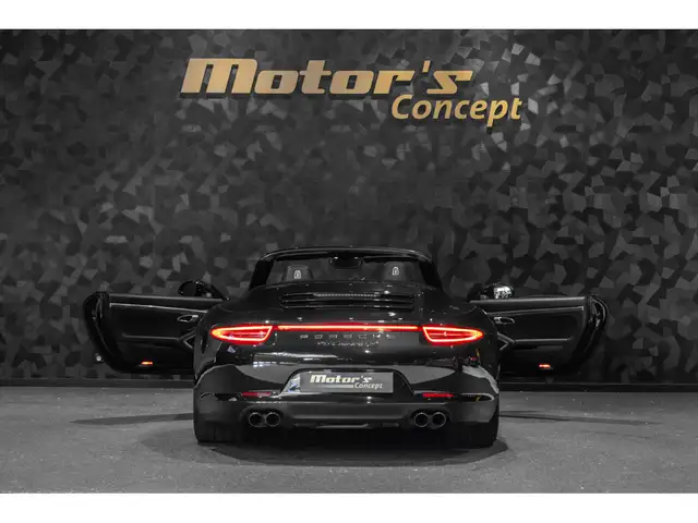 Porsche 991 view 5
