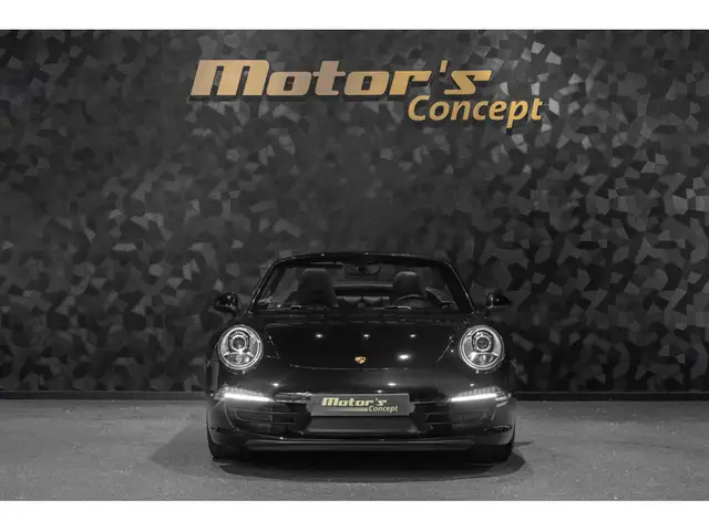 Porsche 991 view 4