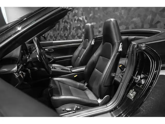Porsche 991 view 10