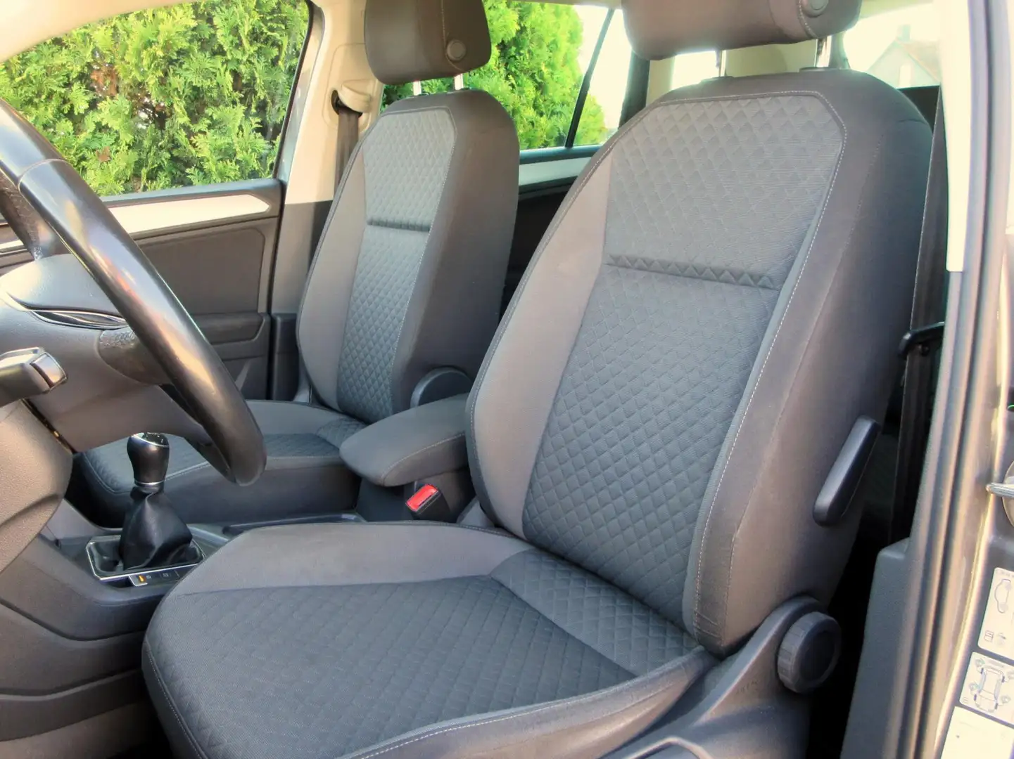 Volkswagen Tiguan 1.4 TSI ACT Comfortline*Navi*Pdc*Trekhaak* Grijs - 2