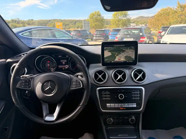 Mercedes-Benz Cla view 11