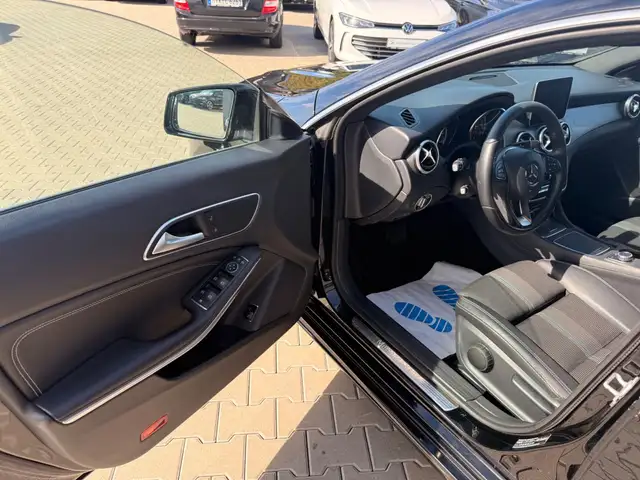 Mercedes-Benz Cla view 8