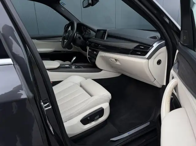 BMW X5 view 17