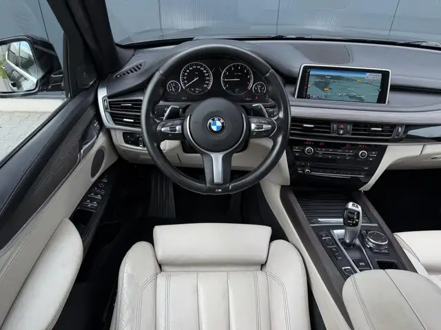 BMW X5 view 20
