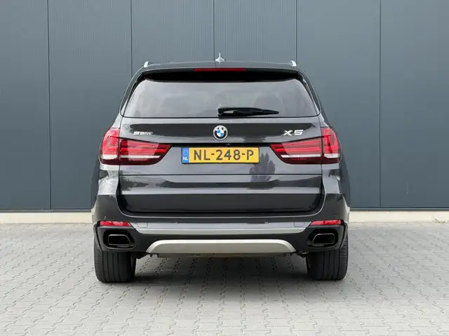 BMW X5 view 8