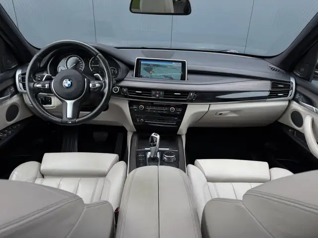 BMW X5 view 15