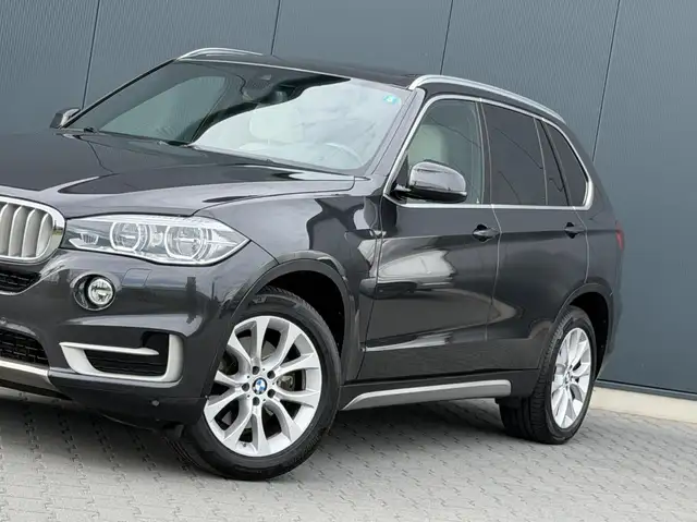 BMW X5 view 6