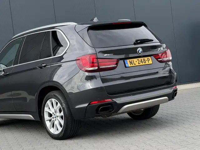 BMW X5 view 13