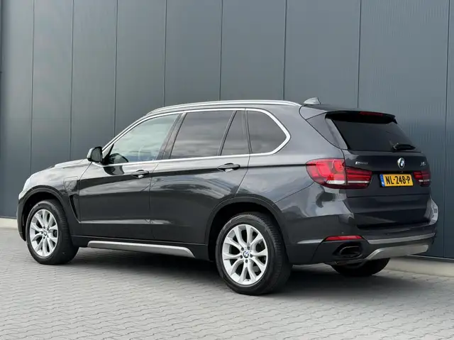 BMW X5 view 11
