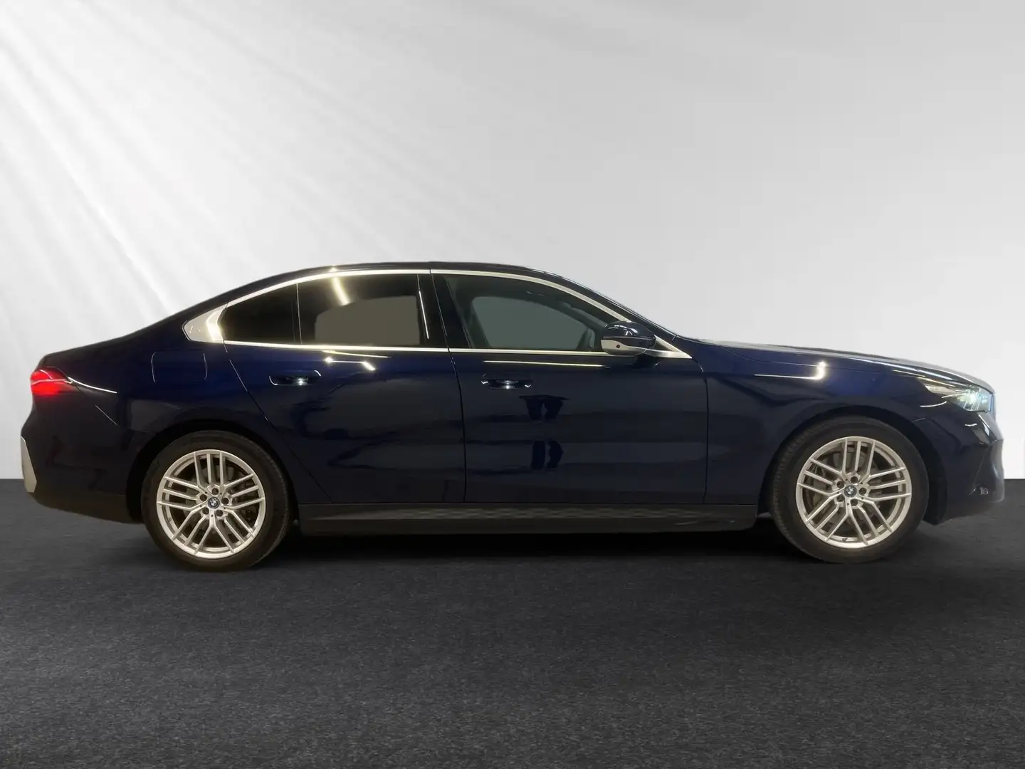 BMW i5 eDrive40 Sonderfinanzierung mit 0,01 % eff. Jahres Blau - 2