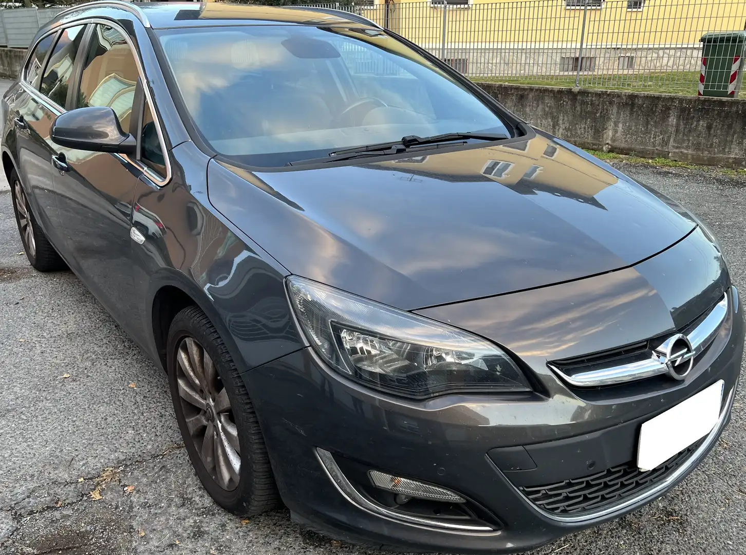 Opel Astra Astra 1.6 136cv Sports Tourer Gris - 2