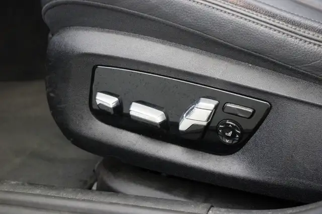 BMW 5 Series view 12