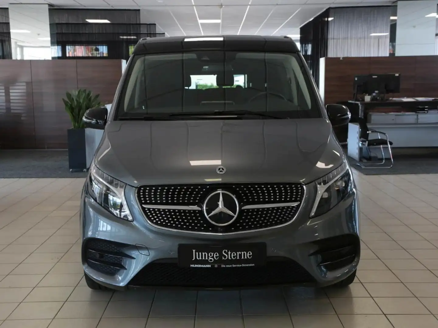 Mercedes-Benz V 300 d 4M Marco Polo Edition AMG Distronic AHK Grigio - 2