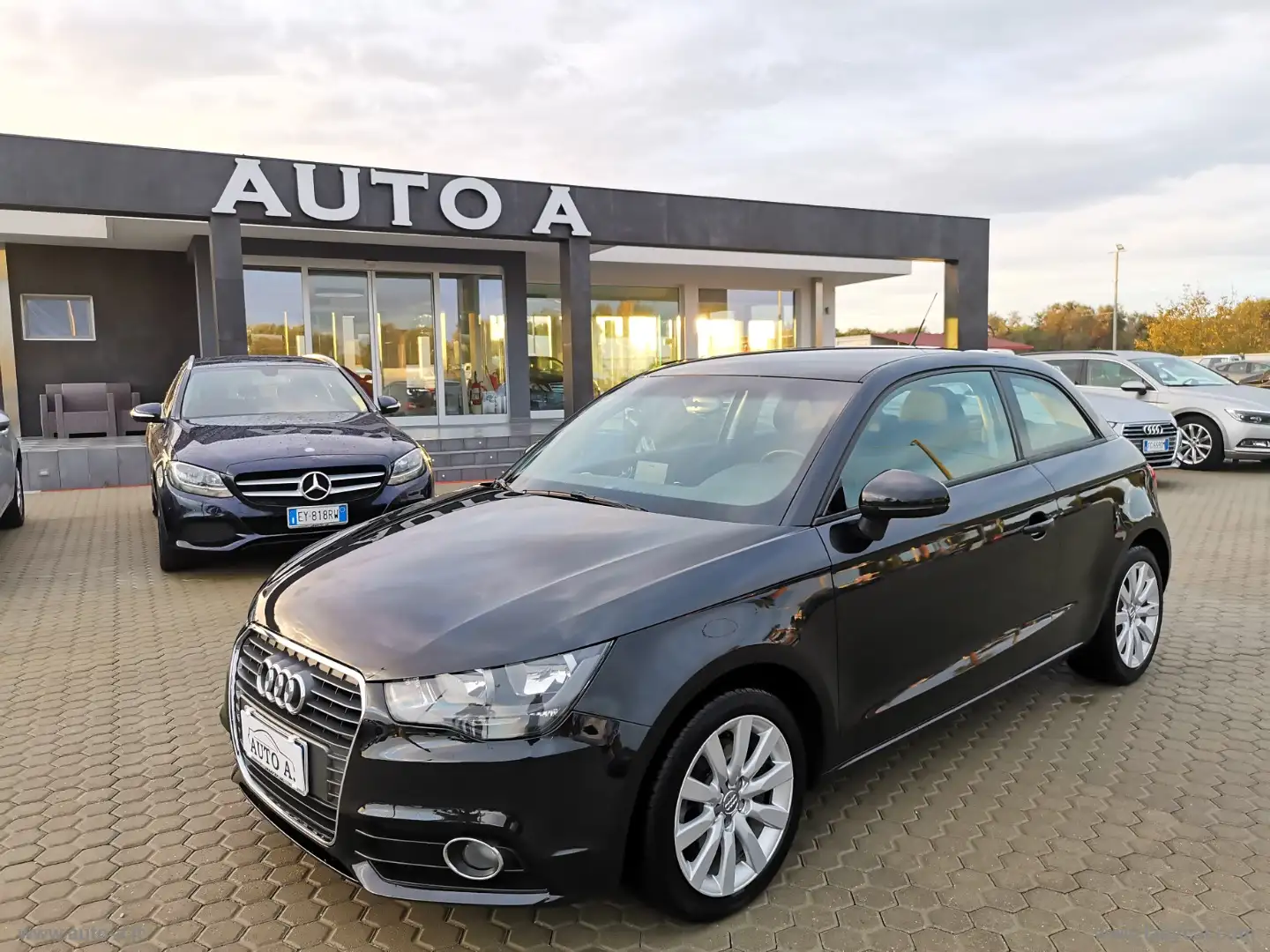 Audi A1 1.6 TDI 105 CV Ambition Nero - 1
