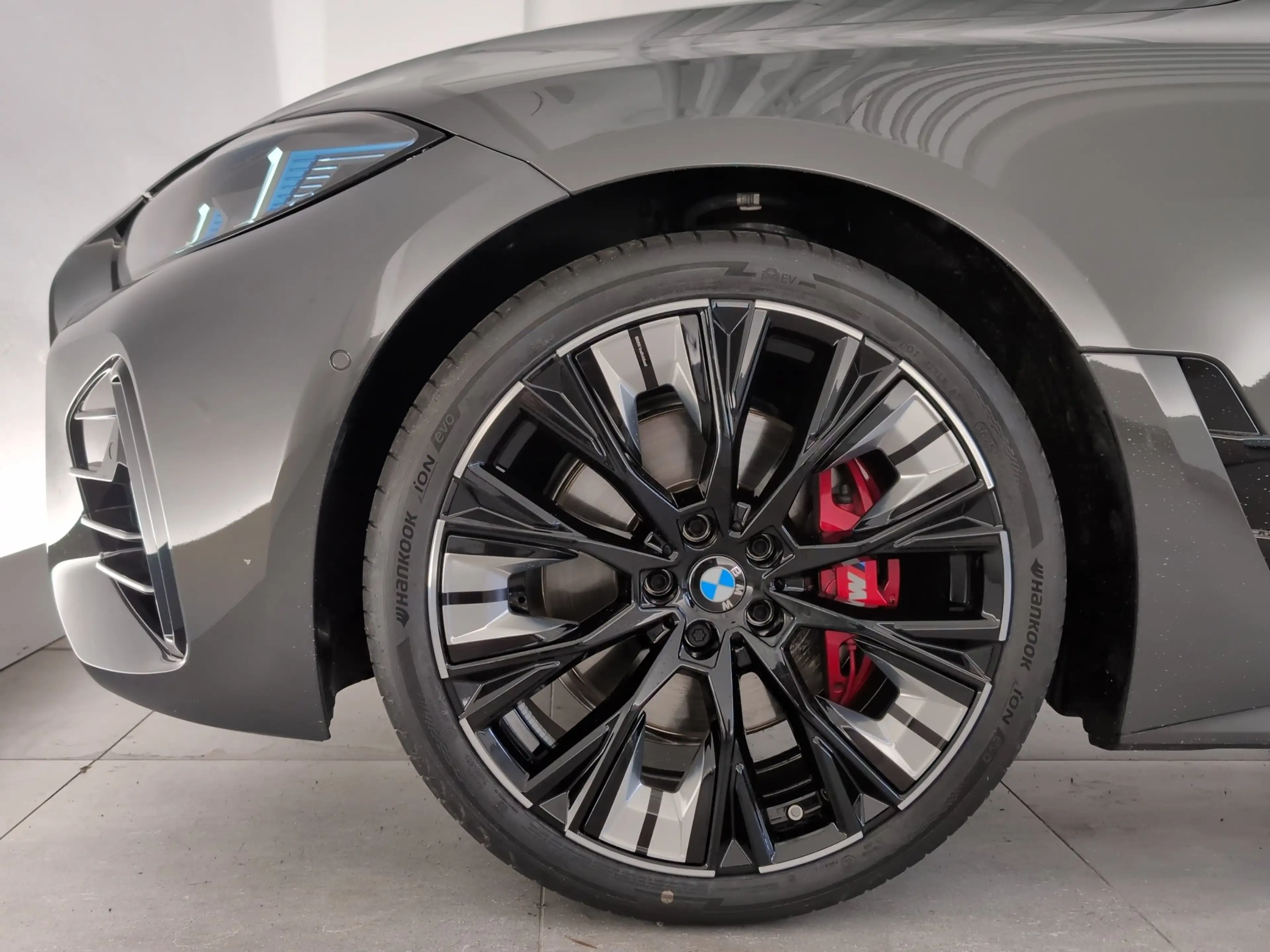 BMW M4 i xDrive Gran Coupé — photo 11