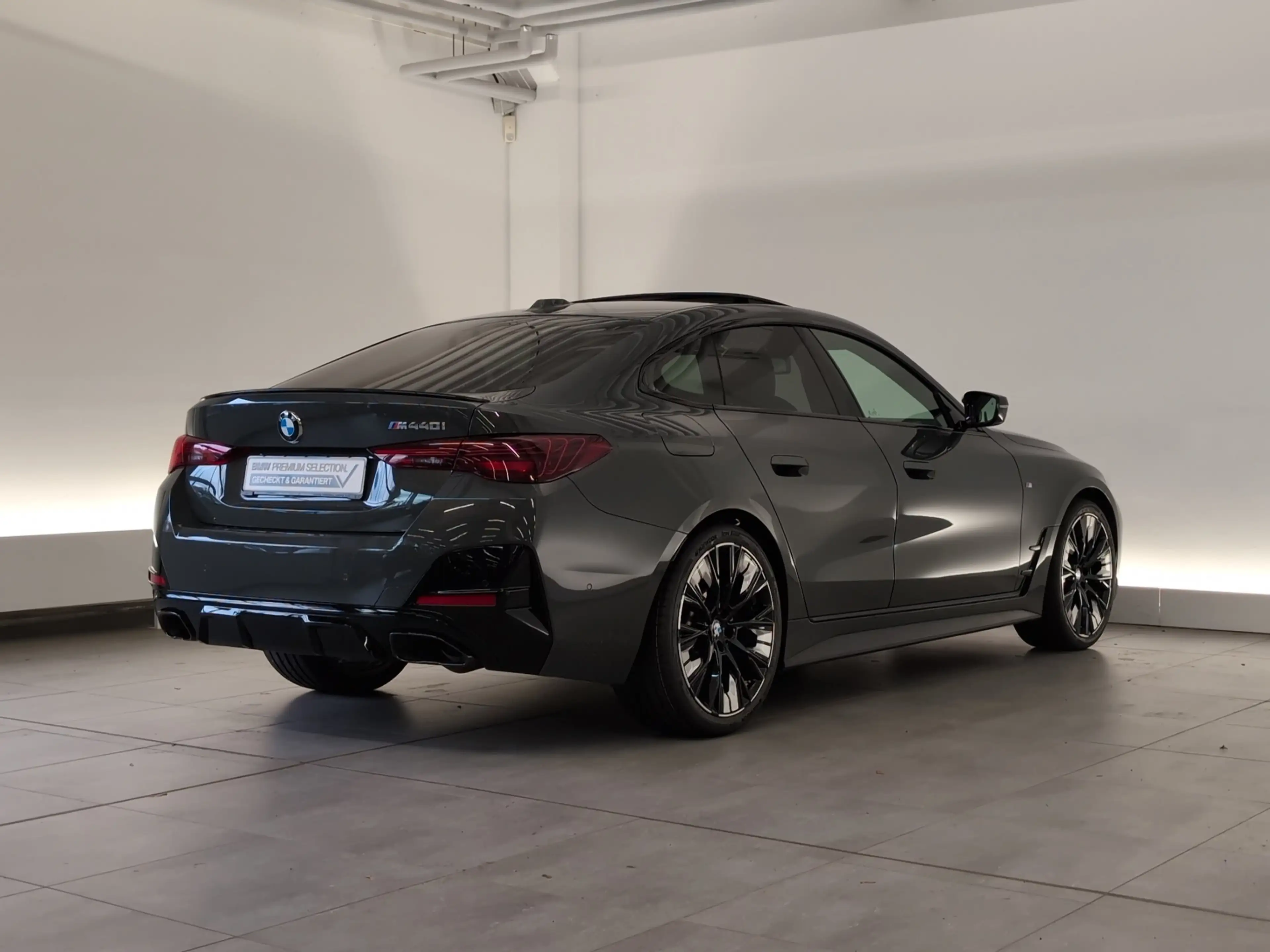 BMW M4 i xDrive Gran Coupé — photo 9