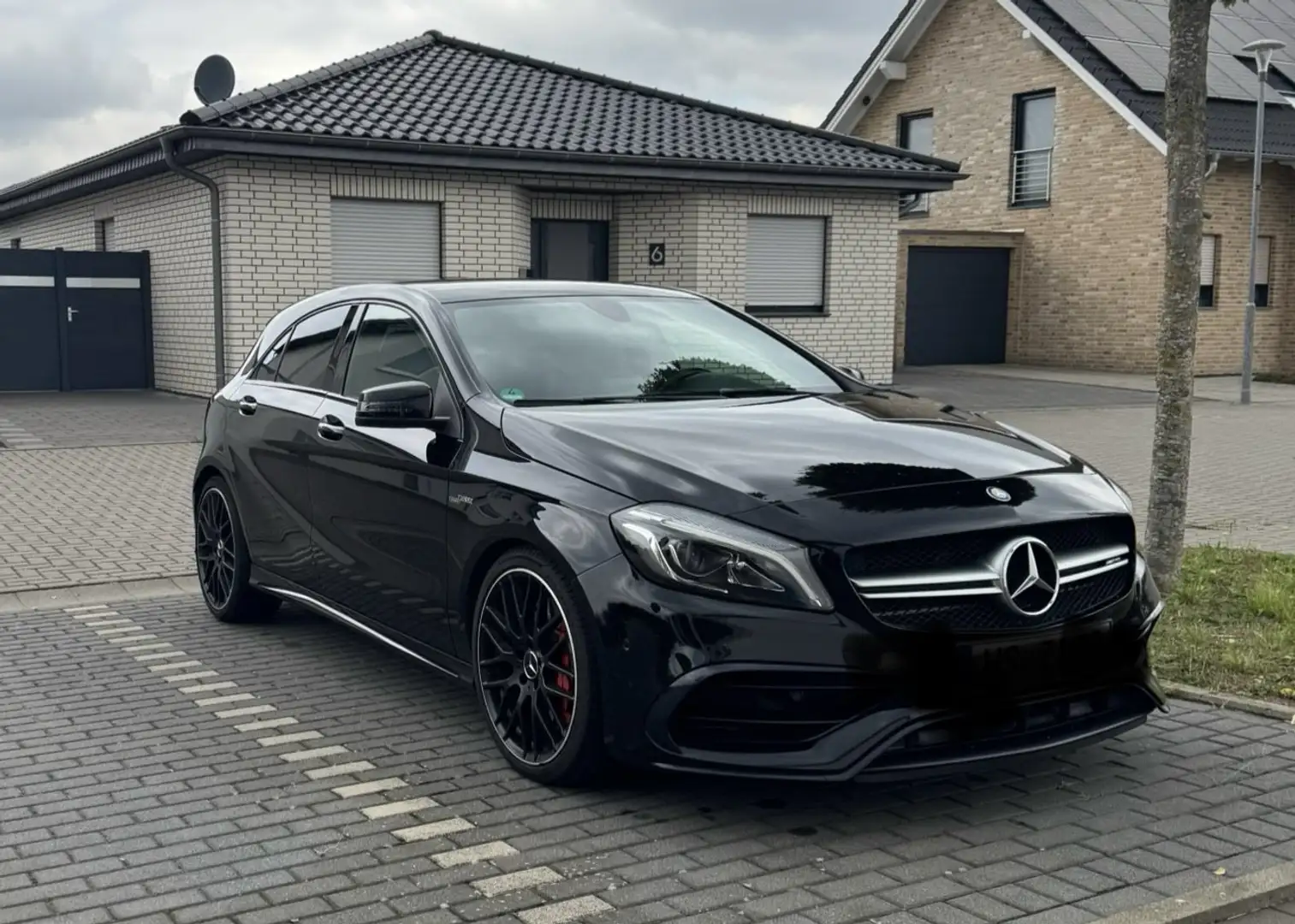 Mercedes-Benz A 45 AMG 4Matic Speedshift 7G-DCT ++ Sport-AGA ++ Schwarz - 1