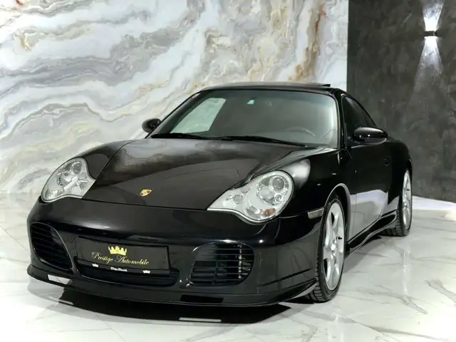 Porsche 911 view 2