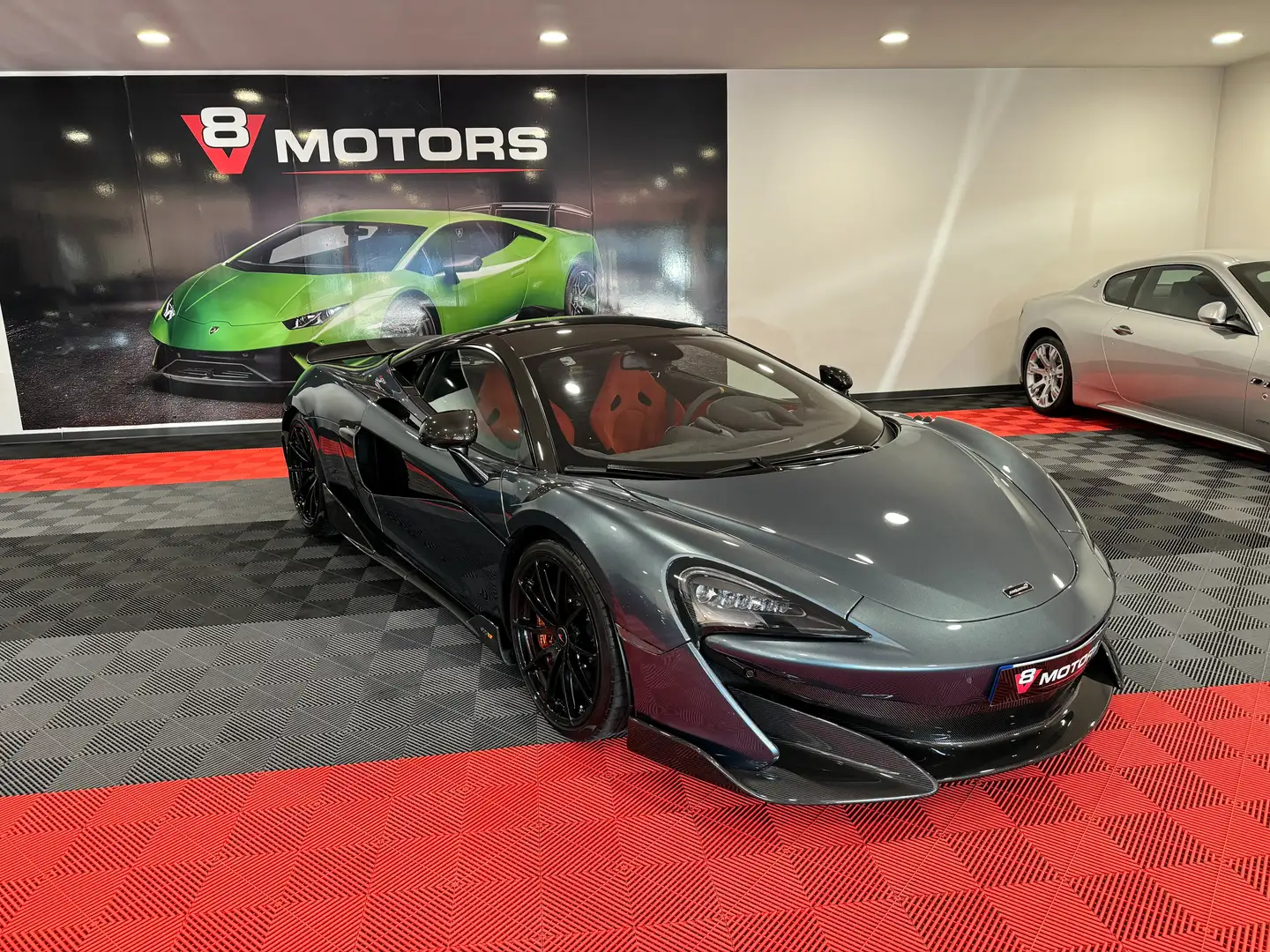 McLaren 600LT Coupé V8 3.8 600 ch Gris - 1