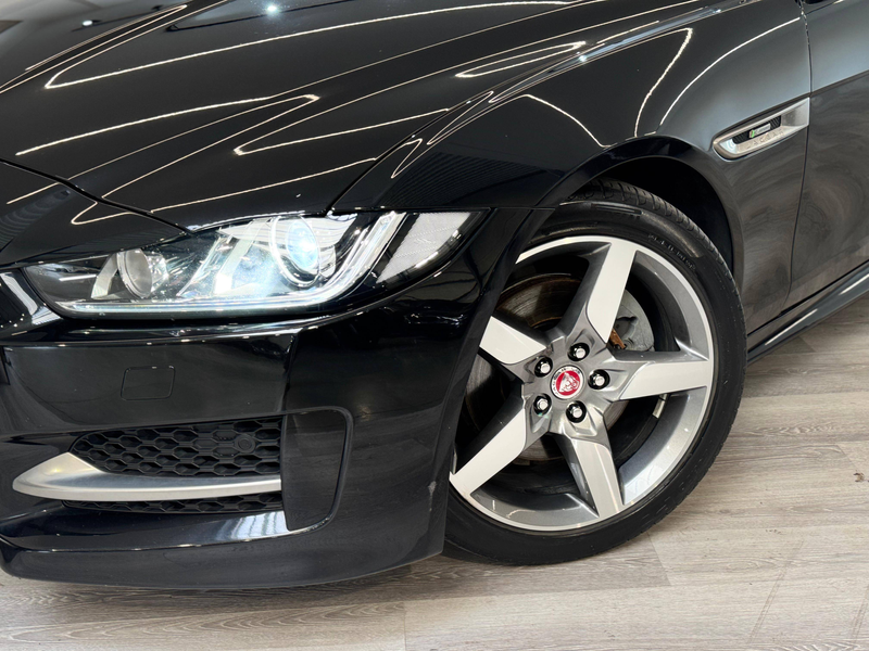 Jaguar XE 2.0D R-Sport - Pano/Navi/Cruise/Zetelvw/Keyless — photo 9