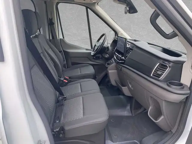 Ford Transit view 3