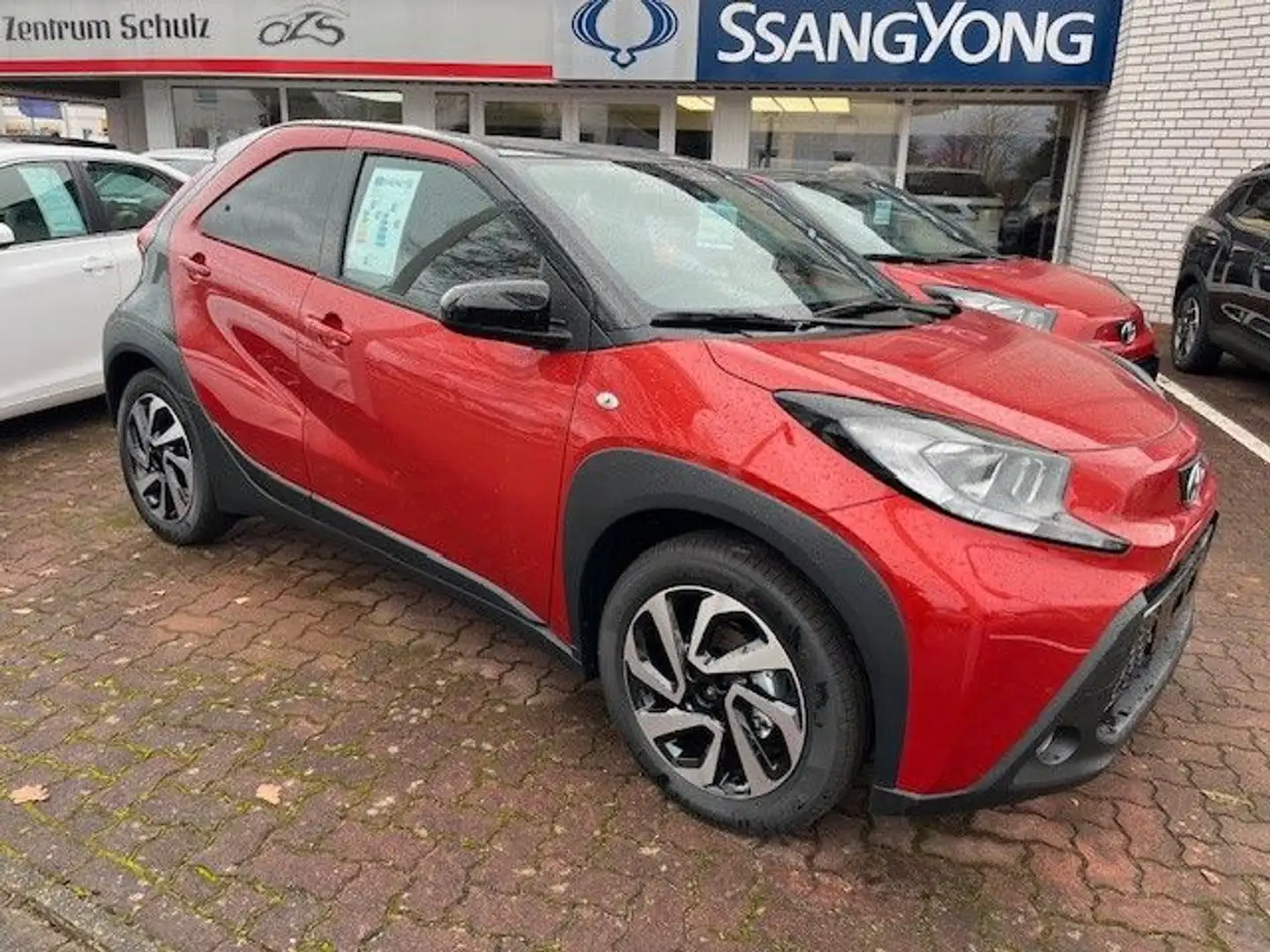 Toyota Sonstige AYGO X 1,0 TEAMPLAYER,SITZHEIZUNG Schwarz - 1