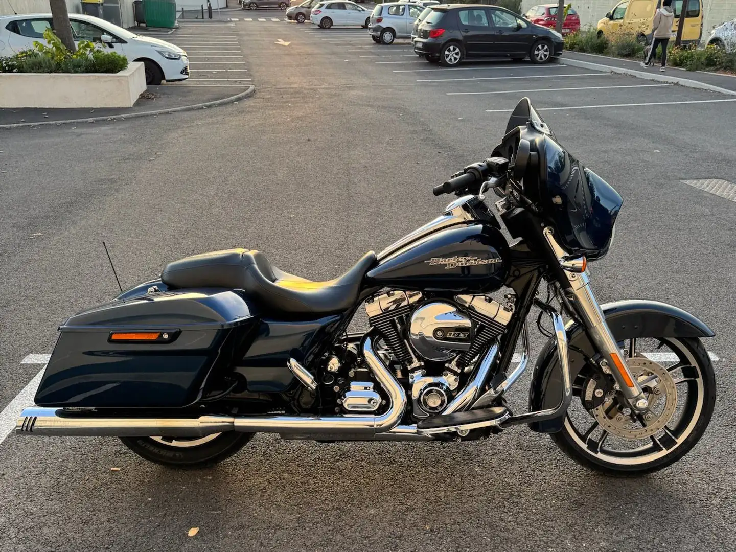 Harley-Davidson Street Glide Special Project Rushmore Blau - 1