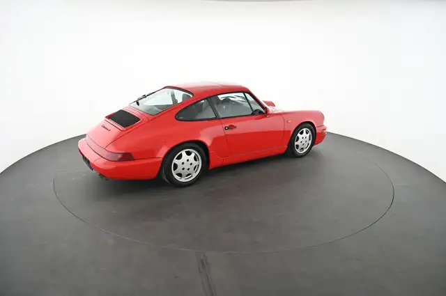 Porsche 911 view 4