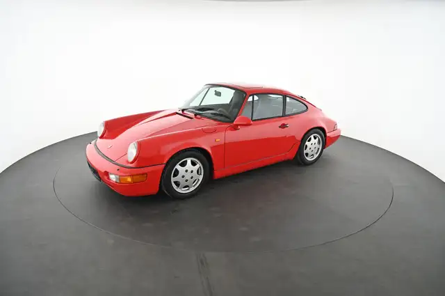 Porsche 911 view 3