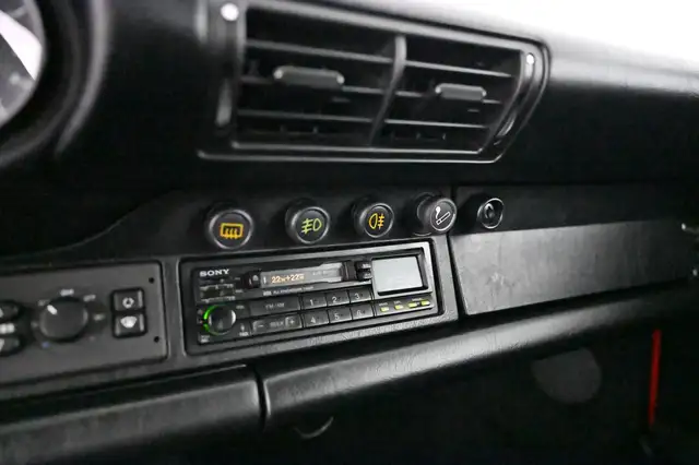 Porsche 911 view 23