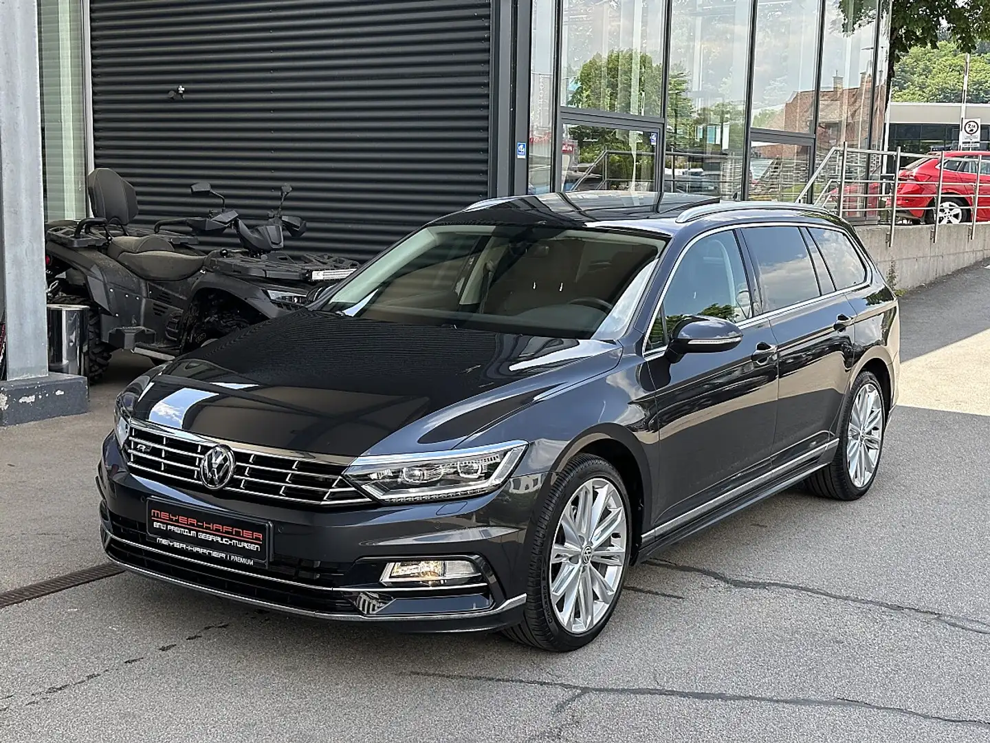 Volkswagen Passat Variant R-Line 2.0TDI 4Motion DSG / Pano / Navi / RFK /... Grau - 1